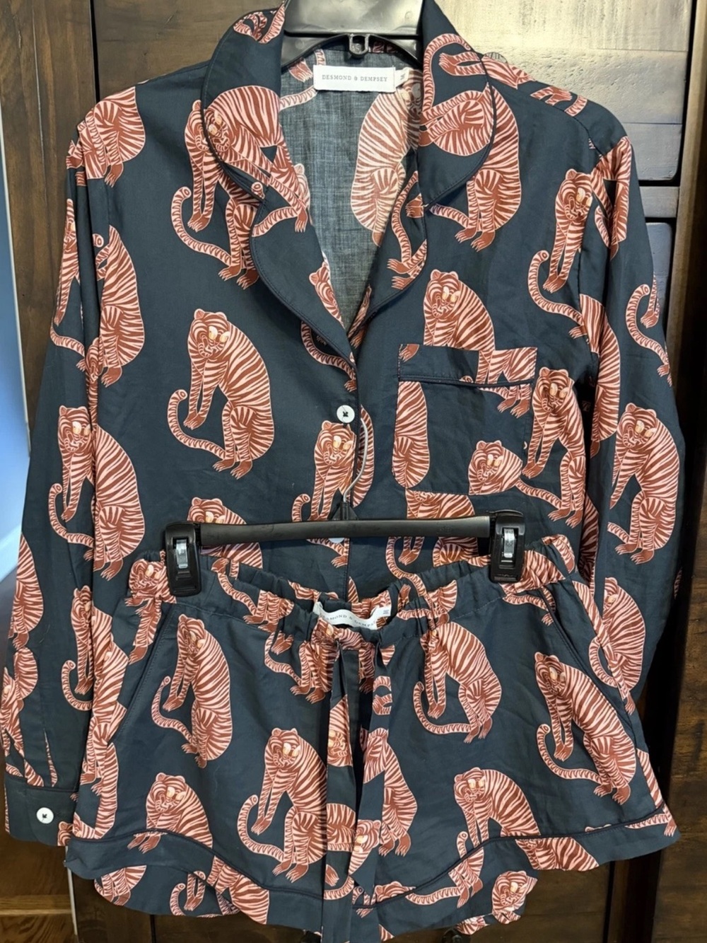 Desmond & Dempsey Navy Tiger Print Cotton Pajama Set long sleeve shirt/shorts M